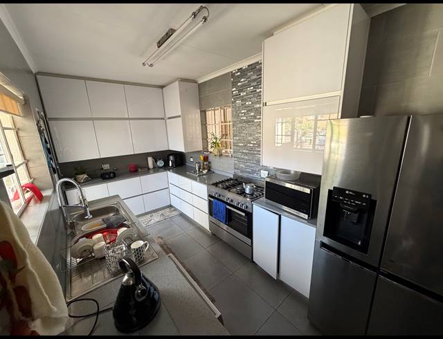 4 BEDROOM FREEHOLD FOR SALE IN DALPARK